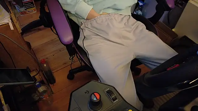 Gay-Versaut online show from April 14, 7:09 pm