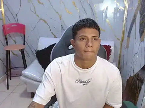 Snapshot of andrew_myersx chatting on March 4, 1:28 pm andrew myersx online show from March 4, 1:28 pm