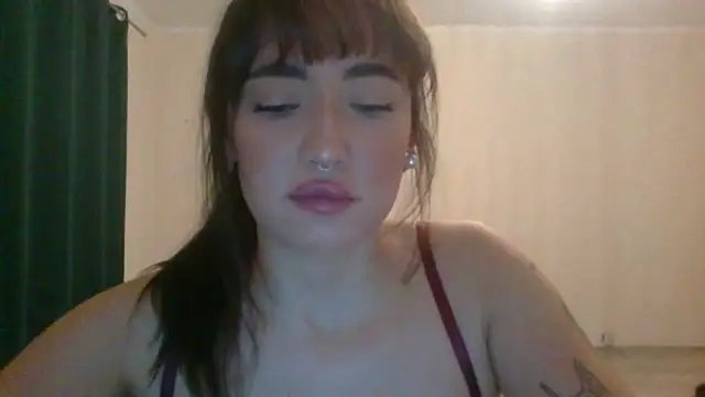 Snapshot of LexiSpicy chatting on February 2, 5:33 pm LexiSpicy online show from February 2, 5:33 pm