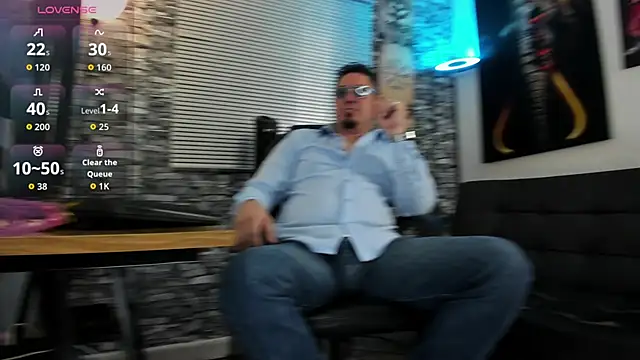 Snapshot of Dante_Bellini chatting on June 18, 2:10 pm Dante Bellini online show from June 18, 2:10 pm