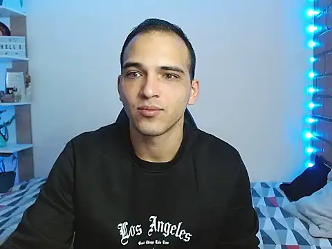 MaaX2330 online show from December 18, 2:34 pm