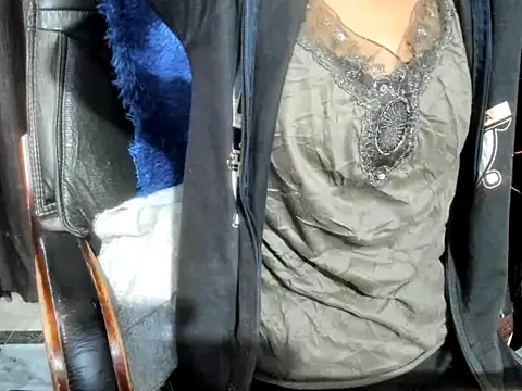 Priya Sengar online show from January 8, 3:20 am