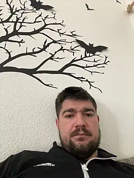 Snapshot of LienalWarplane chatting on February 15, 1:41 pm LienalWarplane online show from February 15, 1:41 pm