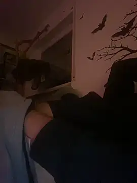 Snapshot of LienalWarplane chatting on March 10, 12:26 am LienalWarplane online show from March 10, 12:26 am