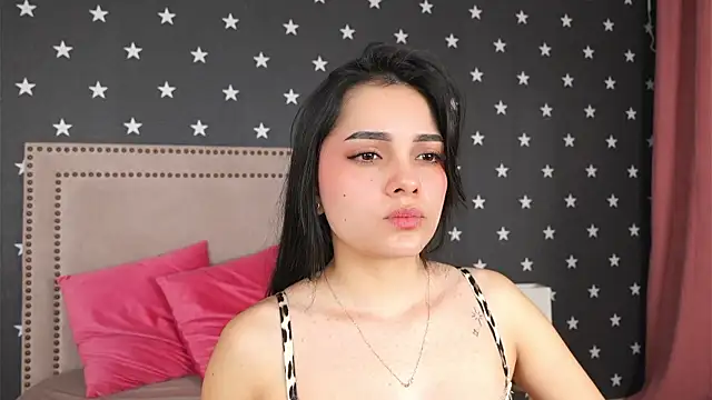 Snapshot of RaquellStar chatting on February 23, 7:50 am RaquellStar online show from February 23, 7:50 am