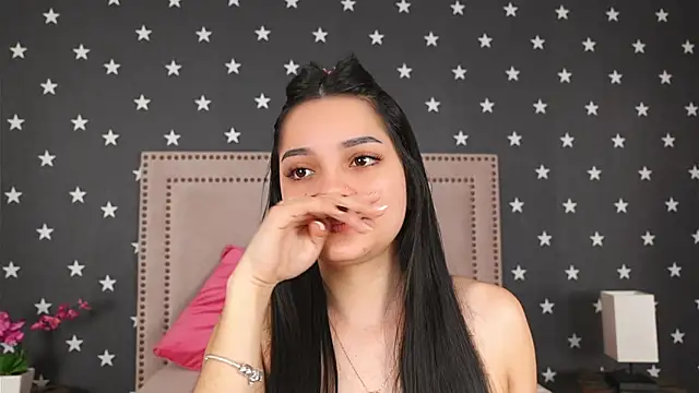 Snapshot of RaquellStar chatting on February 24, 5:27 am RaquellStar online show from February 24, 5:27 am