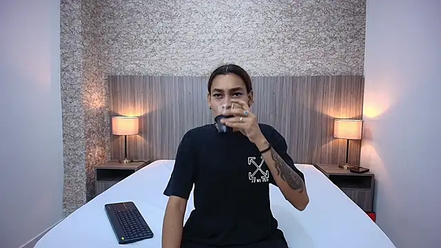 Snapshot of zoe_bermudez chatting on December 22, 11:51 am zoe bermudez online show from December 22, 11:51 am