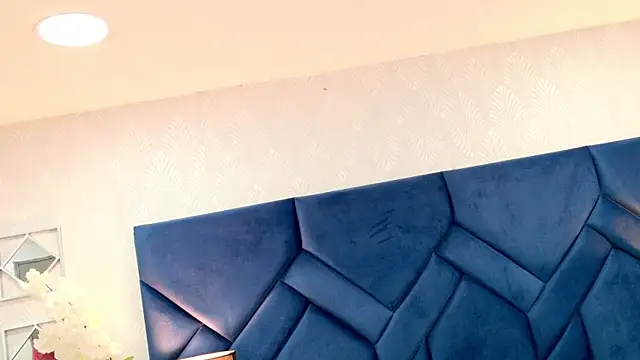 VioletaJhonson online show from December 20, 3:30 pm