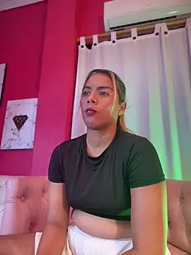 MiaSizzle online show from February 1, 7:56 pm