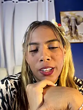 MiaSizzle online show from February 13, 4:03 pm