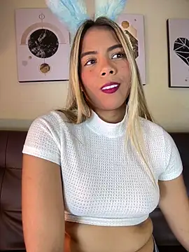 MiaSizzle online show from February 14, 7:43 pm