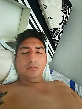 Snapshot of Yrresistible666 chatting on January 15, 1:05 pm Yrresistible666 online show from January 15, 1:05 pm