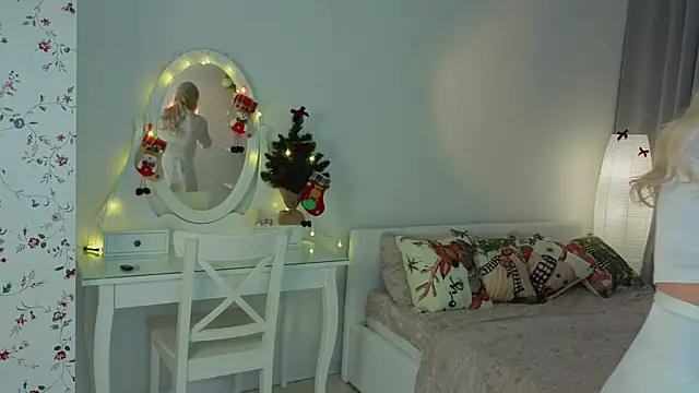 annagreat online show from December 22, 9:34 pm