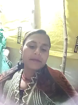 Snapshot of Cuty_priti chatting on January 8, 5:04 pm Cuty priti online show from January 8, 5:04 pm