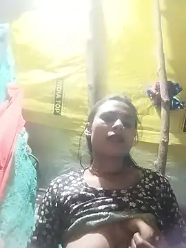 Snapshot of Cuty_priti chatting on January 12, 4:23 pm Cuty priti online show from January 12, 4:23 pm