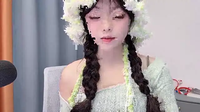 smalldaisy online show from March 19, 2:04 am