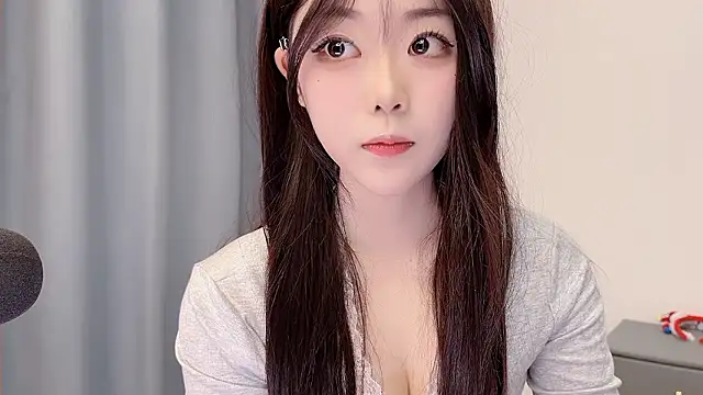 smalldaisy online show from March 23, 2:37 am