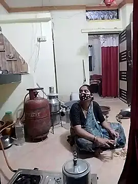 Snapshot of kaamuk_madhu chatting on February 3, 6:11 am kaamuk madhu online show from February 3, 6:11 am