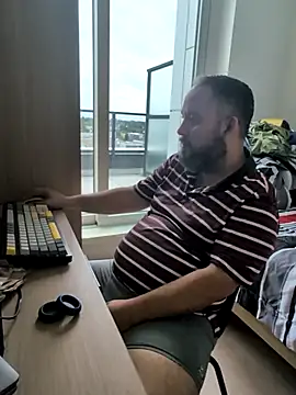 Snapshot of Hairy_bear86 chatting on July 10, 7:16 pm Hairy bear86 online show from July 10, 7:16 pm