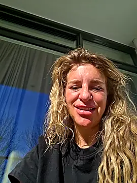 Snapshot of LaLynn chatting on February 25, 11:31 am LaLynn online show from February 25, 11:31 am