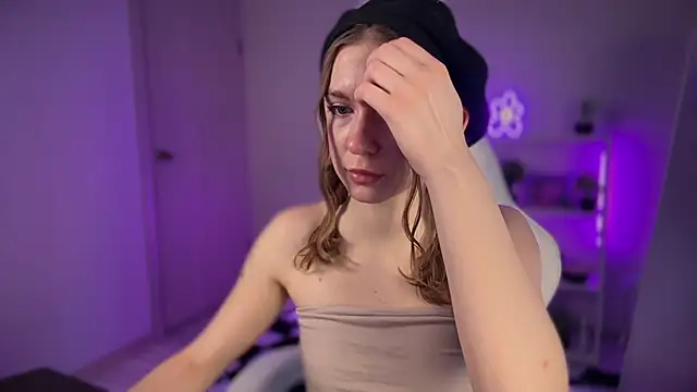 KellySunn online show from March 28, 8:03 am