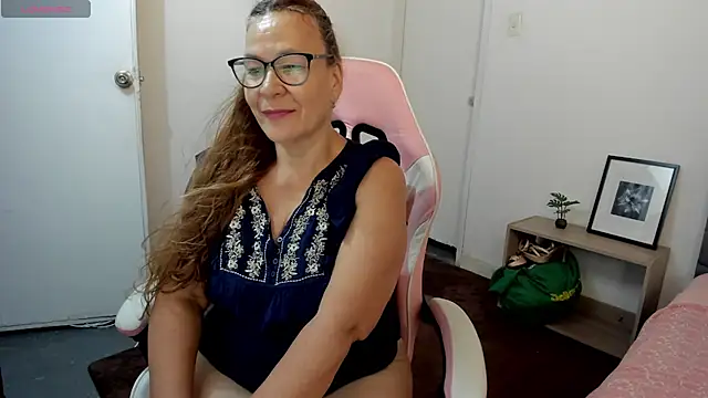 Snapshot of MS__samantha chatting on May 1, 11:04 am MS samantha online show from May 1, 11:04 am