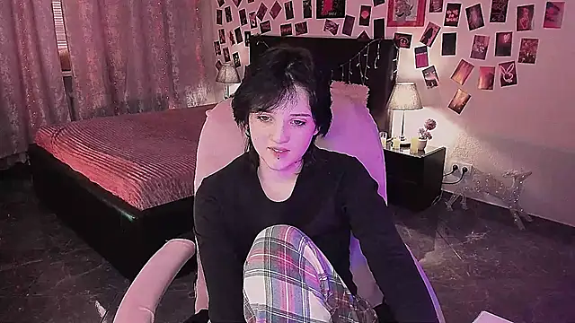 SarahShelby online show from March 5, 10:44 am