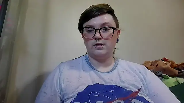 Snapshot of Pupghostt chatting on January 7, 7:05 pm Pupghostt online show from January 7, 7:05 pm