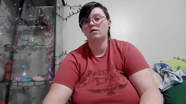 Snapshot of Pupghostt chatting on February 9, 6:12 pm Pupghostt online show from February 9, 6:12 pm