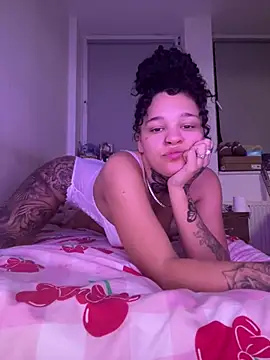 urprettygirlleenay online show from February 9, 7:51 pm