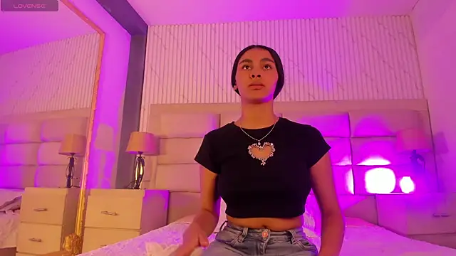 ManuelaEvans  online show from April 2, 9:01 pm