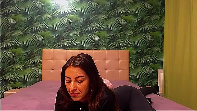 Snapshot of Stella_John chatting on December 27, 7:51 am Stella John online show from December 27, 7:51 am