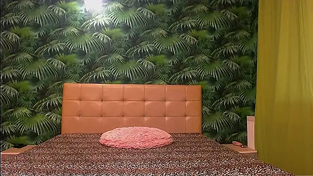 Snapshot of Stella_John chatting on January 23, 9:29 am Stella John online show from January 23, 9:29 am