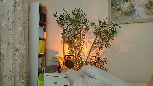 Snapshot of HappyLisa chatting on February 11, 6:29 am HappyLisa online show from February 11, 6:29 am