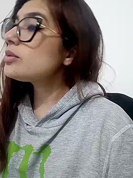 Snapshot of sweet_temari chatting on April 16, 12:22 am sweet temari online show from April 16, 12:22 am