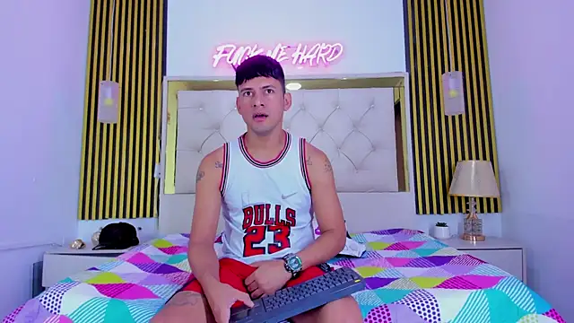 Sweet kevin1 online show from December 23, 6:11 am