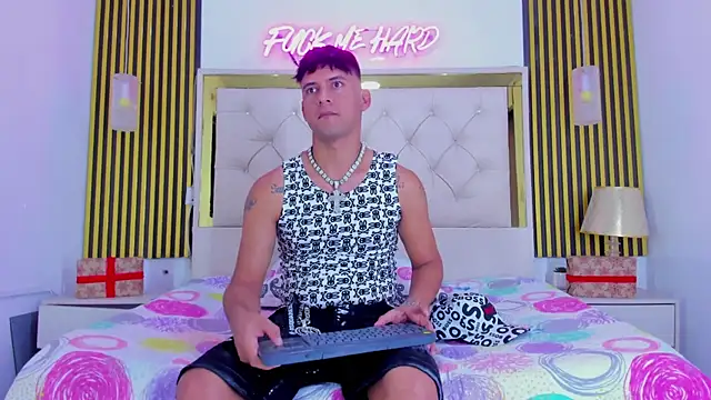 Sweet kevin1 online show from January 6, 6:17 am