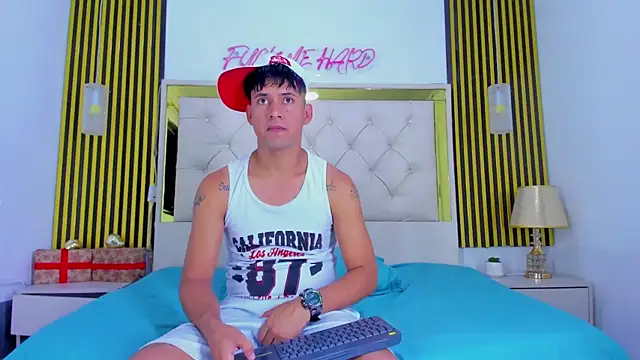 Sweet kevin1 online show from January 11, 6:18 am