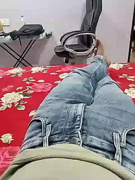 Snapshot of hydhunk26 chatting on February 27, 7:19 am hydhunk26 online show from February 27, 7:19 am