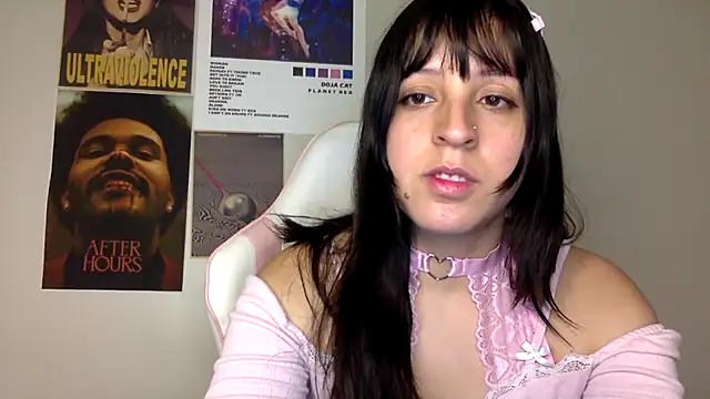 Snapshot of Sofii_unicorn chatting on July 22, 12:13 am Sofii unicorn online show from July 22, 12:13 am