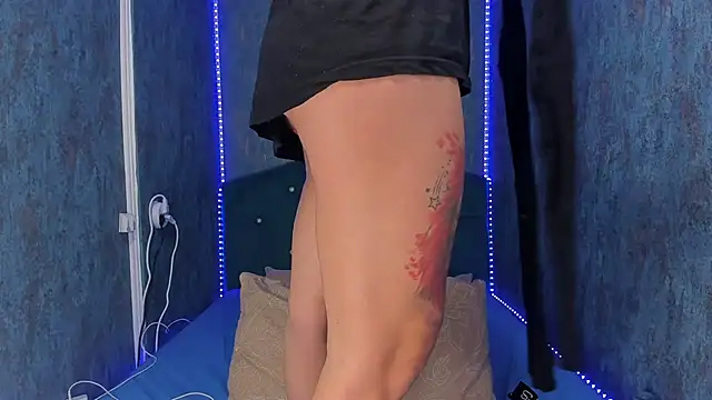 RedAssHottie online show from September 12, 3:06 am