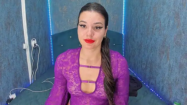 RedAssHottie online show from September 14, 3:05 am