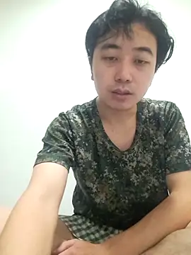 Snapshot of AJIJI1010 chatting on April 9, 7:19 pm AJIJI1010 online show from April 9, 7:19 pm