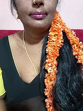 Snapshot of siri_tamiltelugu chatting on April 4, 6:05 pm siri tamiltelugu online show from April 4, 6:05 pm