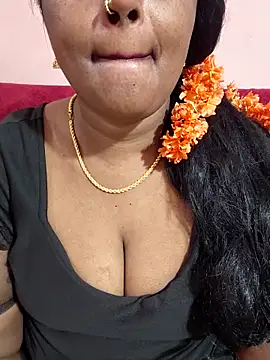 Snapshot of siri_tamiltelugu chatting on April 5, 3:53 pm siri tamiltelugu online show from April 5, 3:53 pm