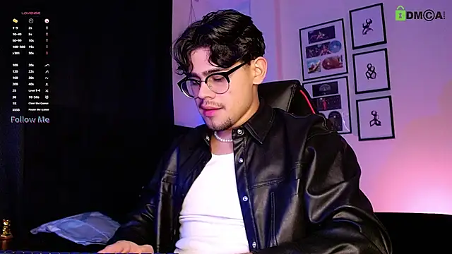 Snapshot of isaac_saenzs chatting on January 12, 9:20 pm isaac saenzs online show from January 12, 9:20 pm