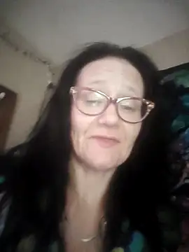 Snapshot of CrownedCuppa chatting on April 2, 2:20 am CrownedCuppa online show from April 2, 2:20 am