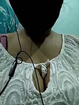 Snapshot of suman_bhabhi001 chatting on April 1, 5:54 pm suman bhabhi001 online show from April 1, 5:54 pm
