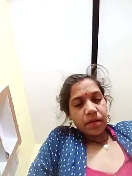 Snapshot of Karishma_singh chatting on February 8, 8:23 pm Karishma singh online show from February 8, 8:23 pm