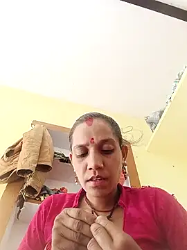 Snapshot of Karishma_singh chatting on February 14, 8:33 am Karishma singh online show from February 14, 8:33 am